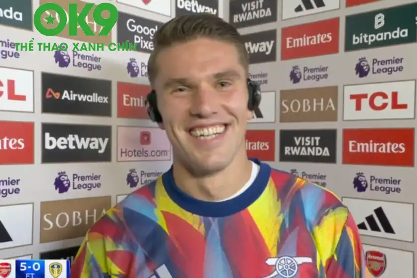 Gyokeres trả lời phỏng vấn sau trận đấu (Ảnh: The Mirror). Gyokeres trả lời phỏng vấn sau trận đấu (Ảnh: The Mirror).